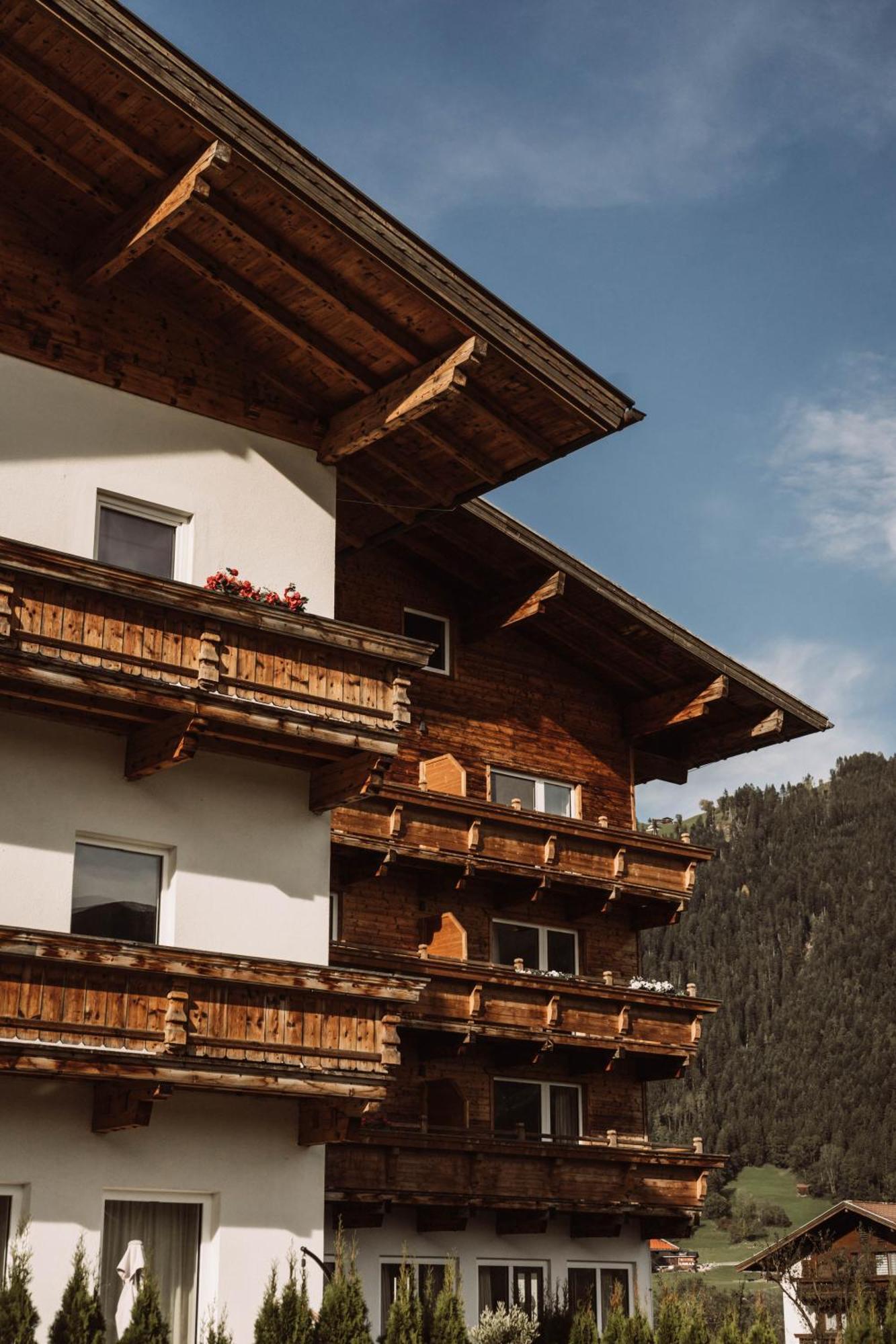 Lebe'Schlitters - Das Ferienapartmenthaus Im Zillertal Exterior photo
