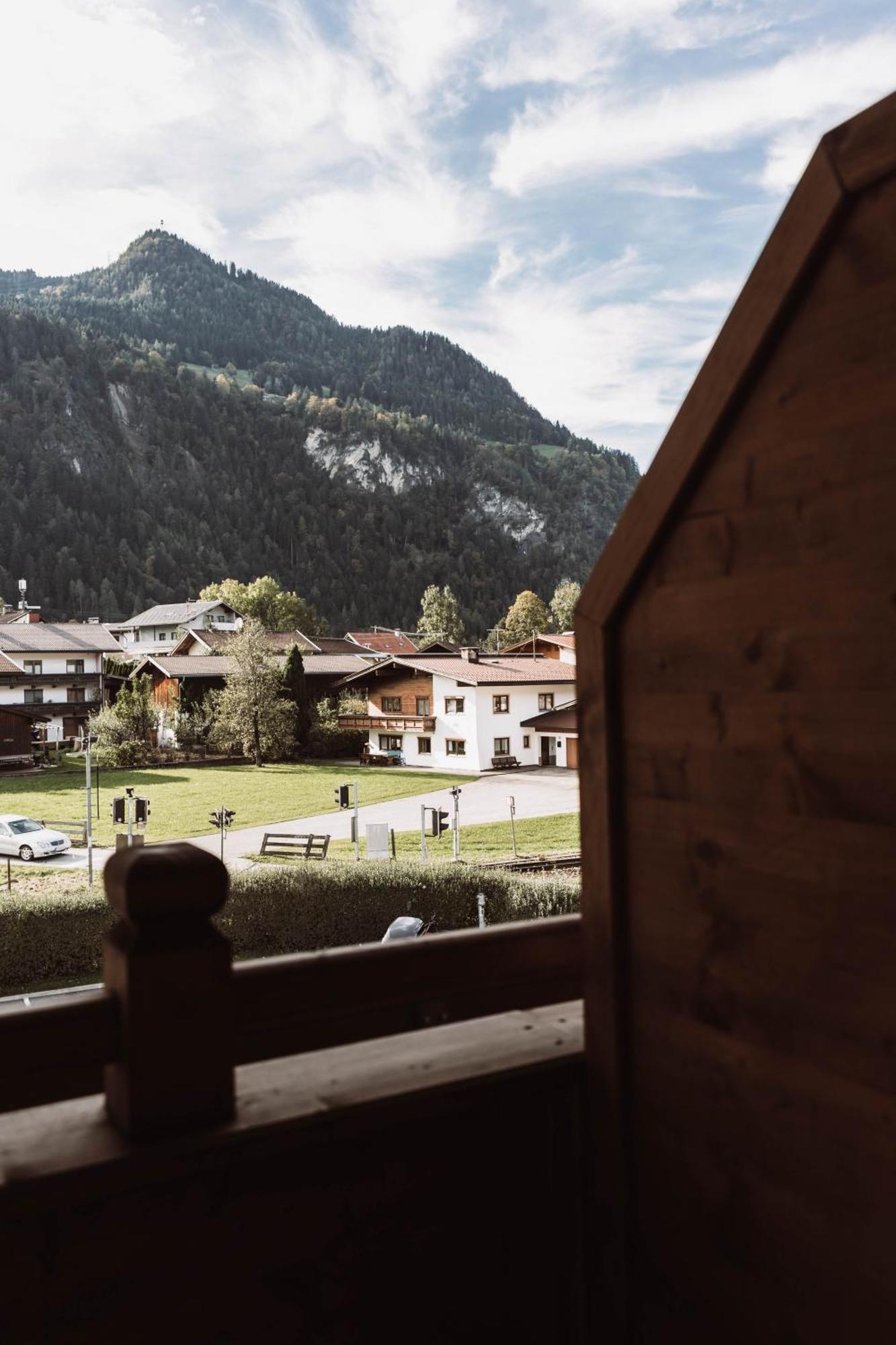 Lebe'Schlitters - Das Ferienapartmenthaus Im Zillertal Exterior photo