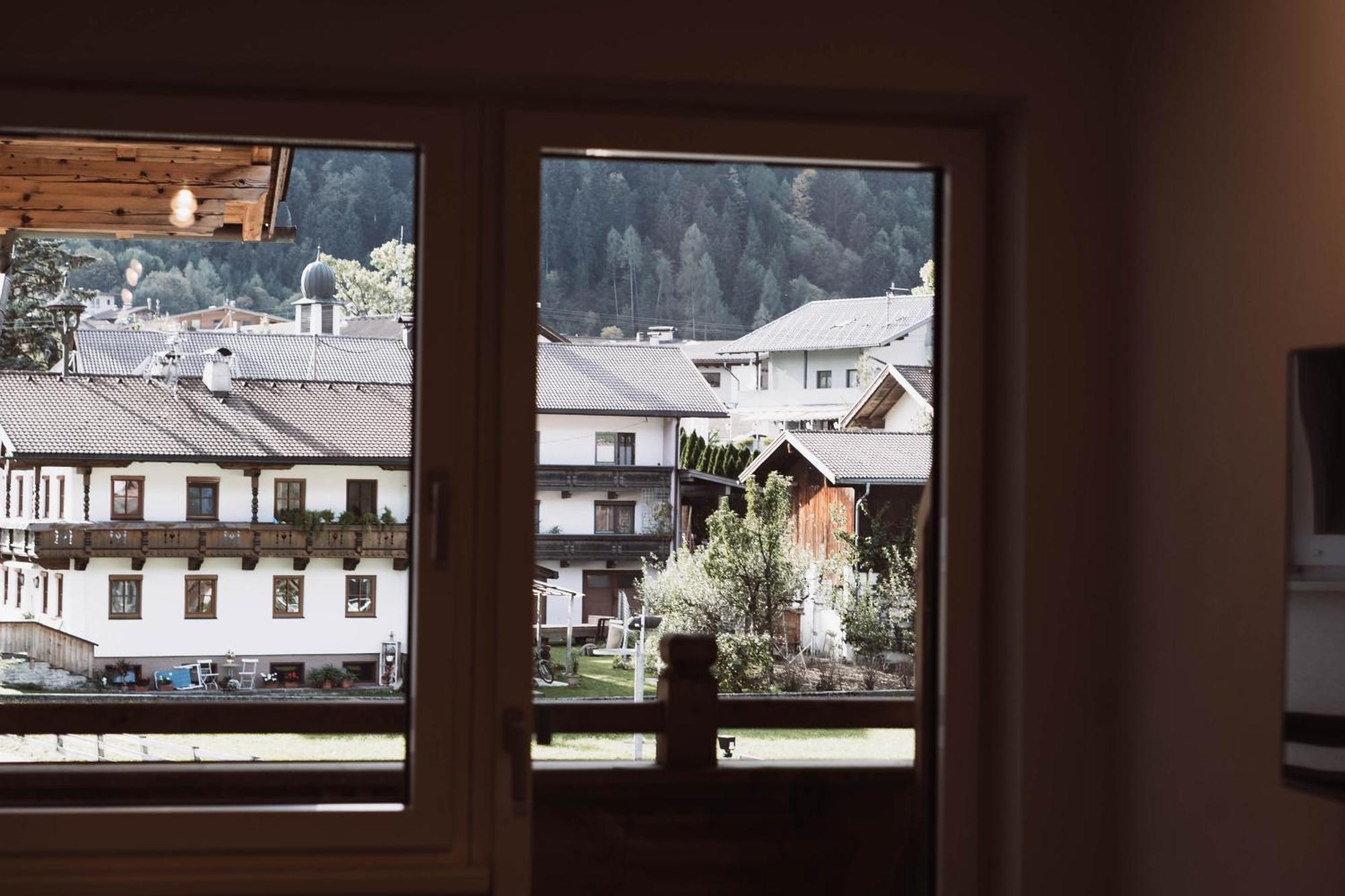 Lebe'Schlitters - Das Ferienapartmenthaus Im Zillertal Exterior photo
