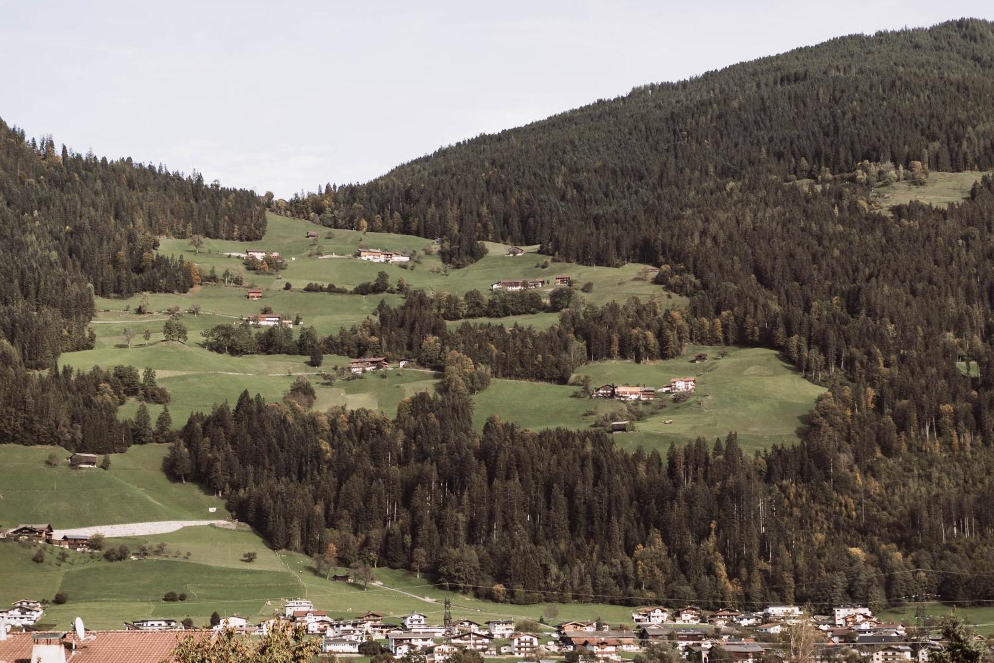 Lebe'Schlitters - Das Ferienapartmenthaus Im Zillertal Exterior photo