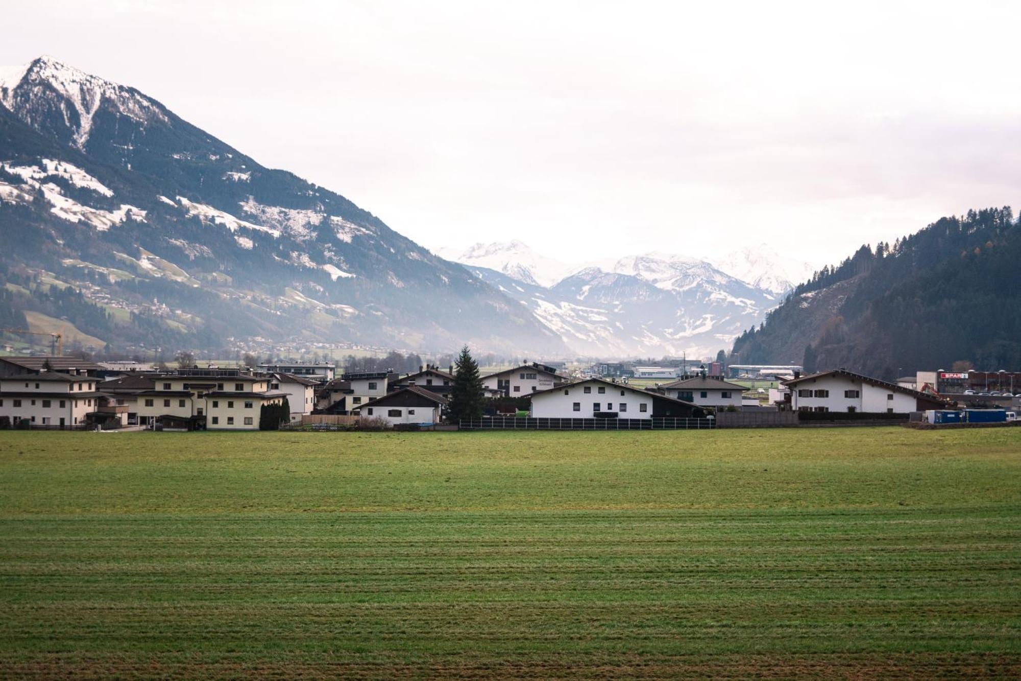 Lebe'Schlitters - Das Ferienapartmenthaus Im Zillertal Exterior photo